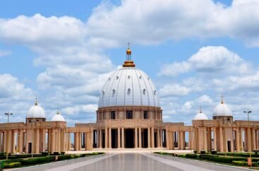 Basilica_of_Our_Lady_of_Peace_of_Yamoussoukro
